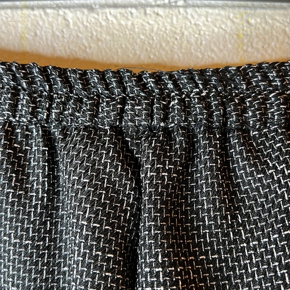 Very nice Black two piece pant suit size 14 by Sag Harbor in hounds tooth print. - Picture 12 of 12